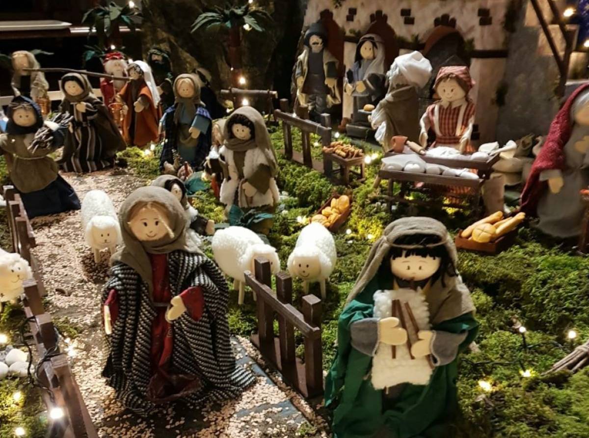 Il presepe artistico di Fabio Cavallo incanta Rivarossa: un viaggio tra tradizione, arte e suggestione